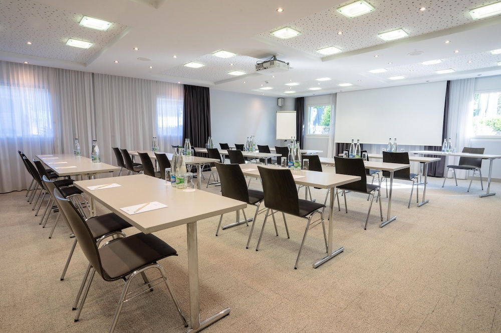 Radisson Hotel Zurich Airport 63/70