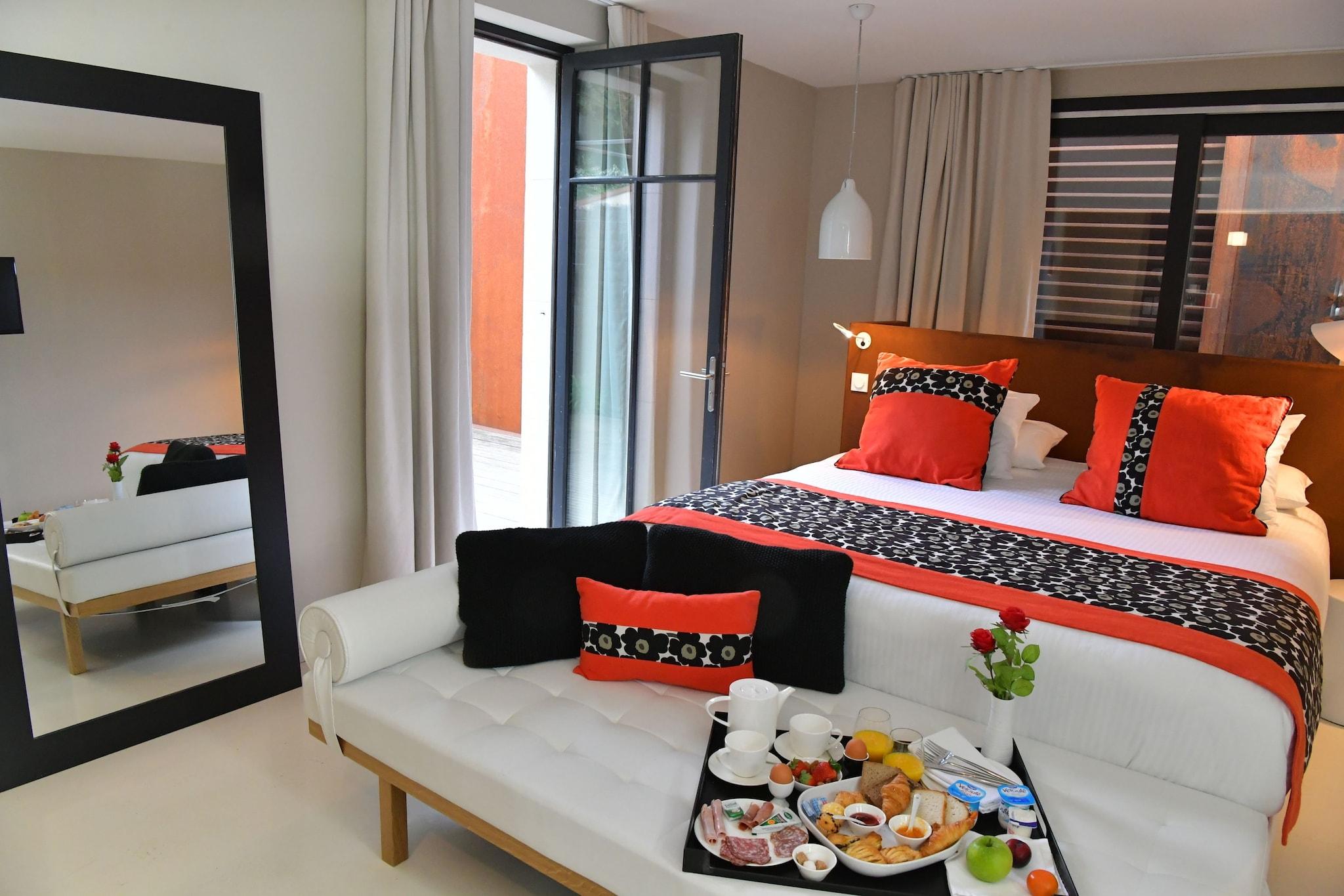 جناح جونيور، Pont Levis Hôtel By Franck Putelat 3/4