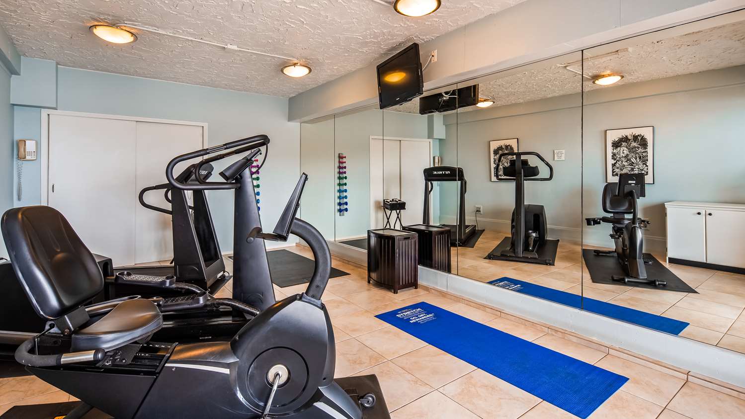 Best Western Plus Yacht Harbor Inn 25/42
