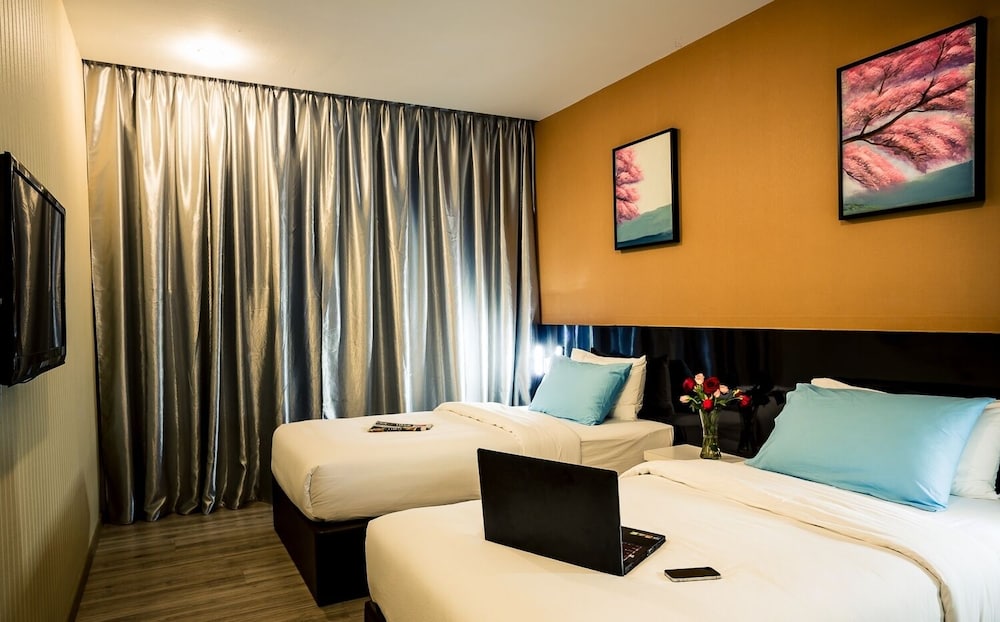 Swing & Pillows at Golden Roof Hotel Ampang, Ipoh 53/62