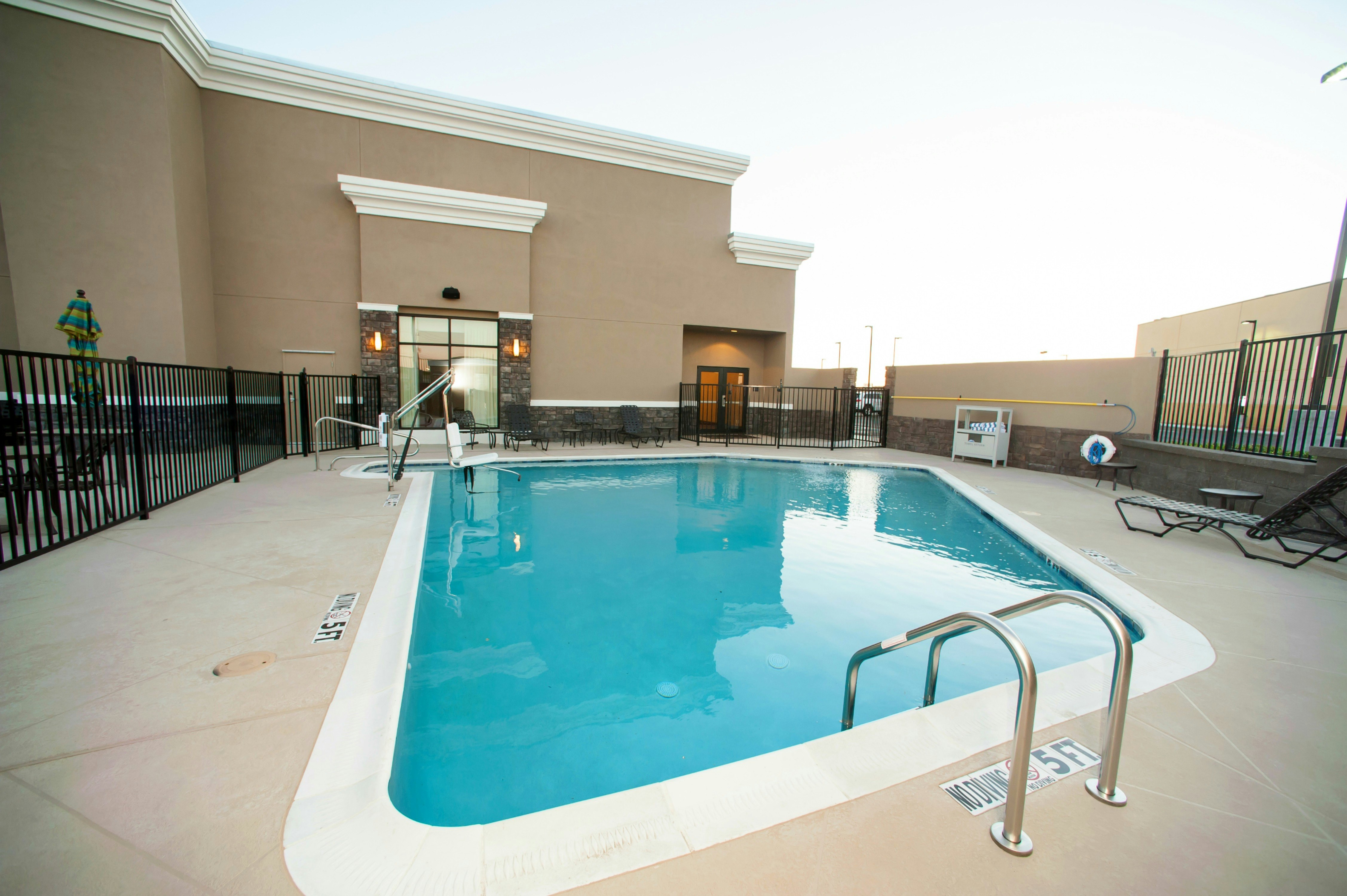 HILTON GARDEN INN SAN ANTONIO-LIVE OAK CONFERENCE CENTER 46/76