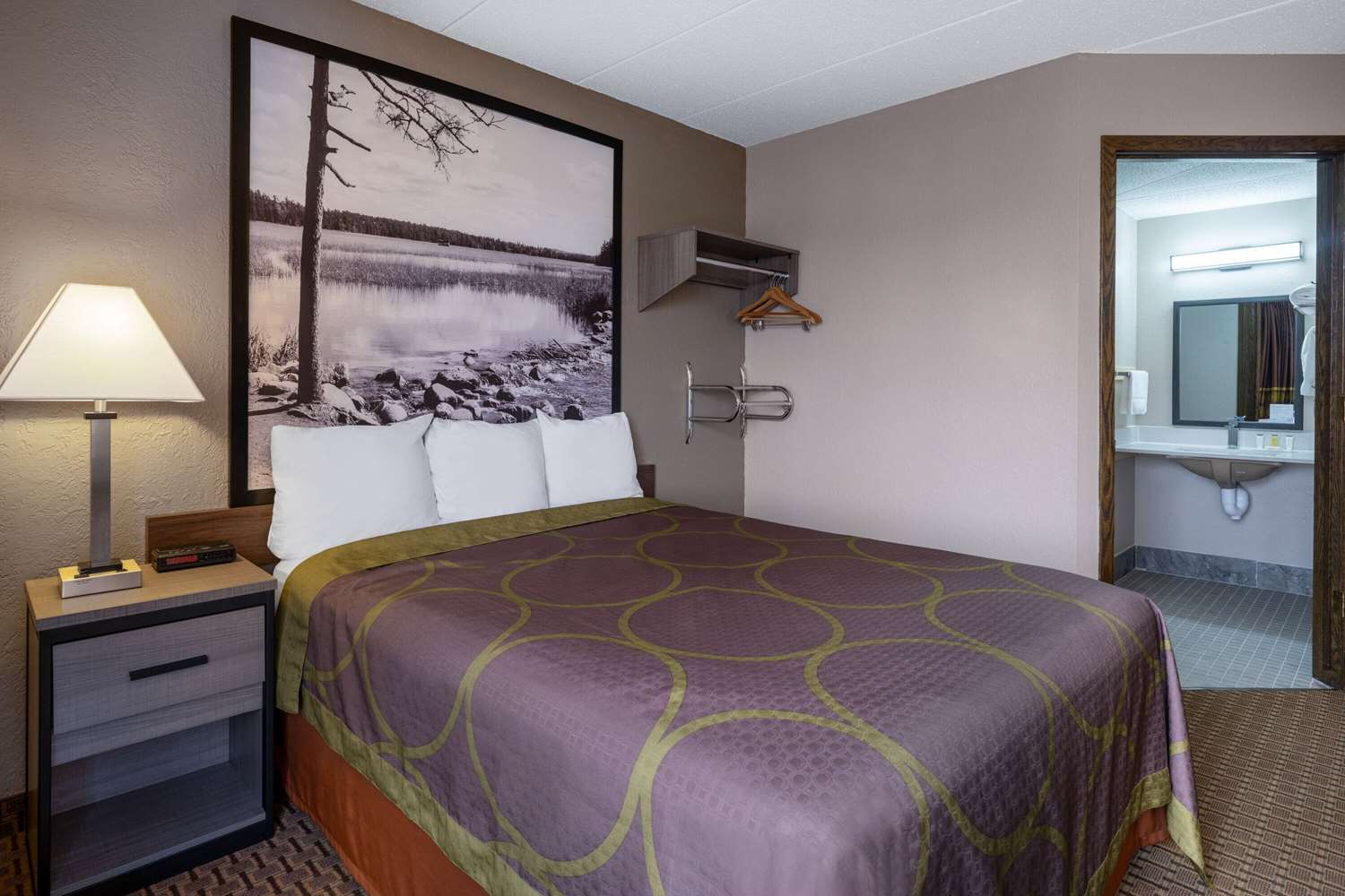 Super 8 by Wyndham Owatonna 7/16