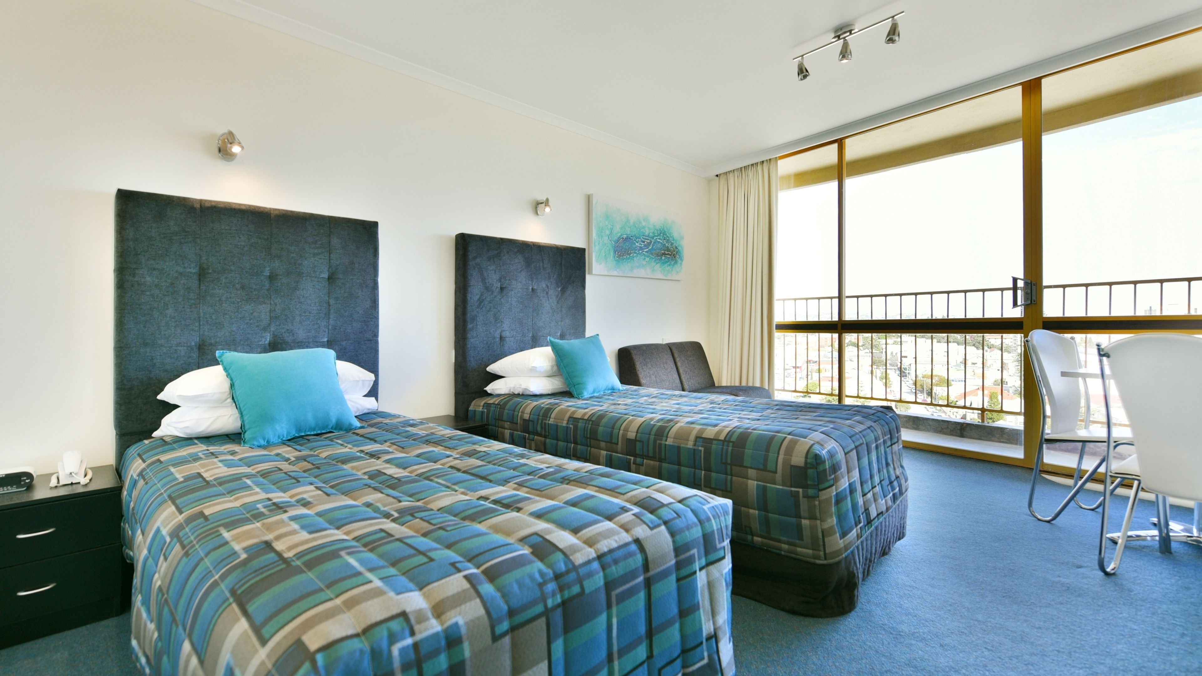 Atlantic Tower Motor Inn 25/45