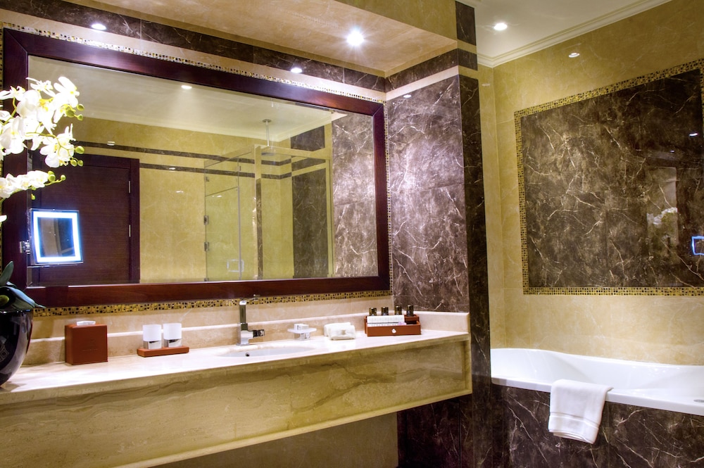 فندق بيات(Bayat Hotel) 7/65