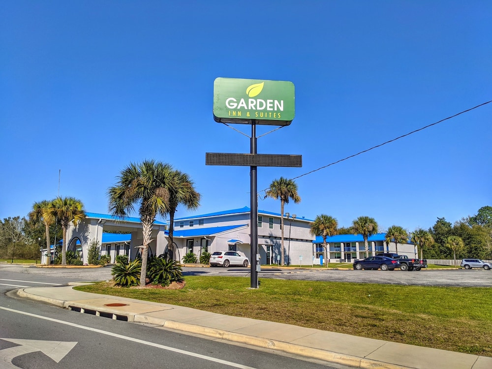 Garden Inn & Suites 21/28