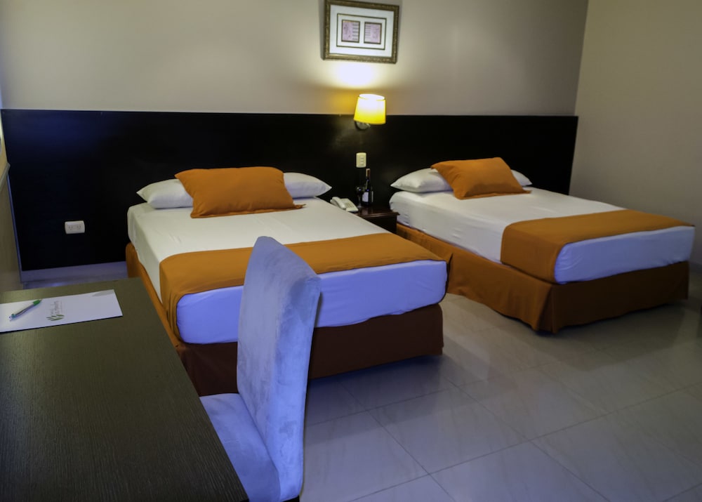 Hotel Los Almendros 11/26
