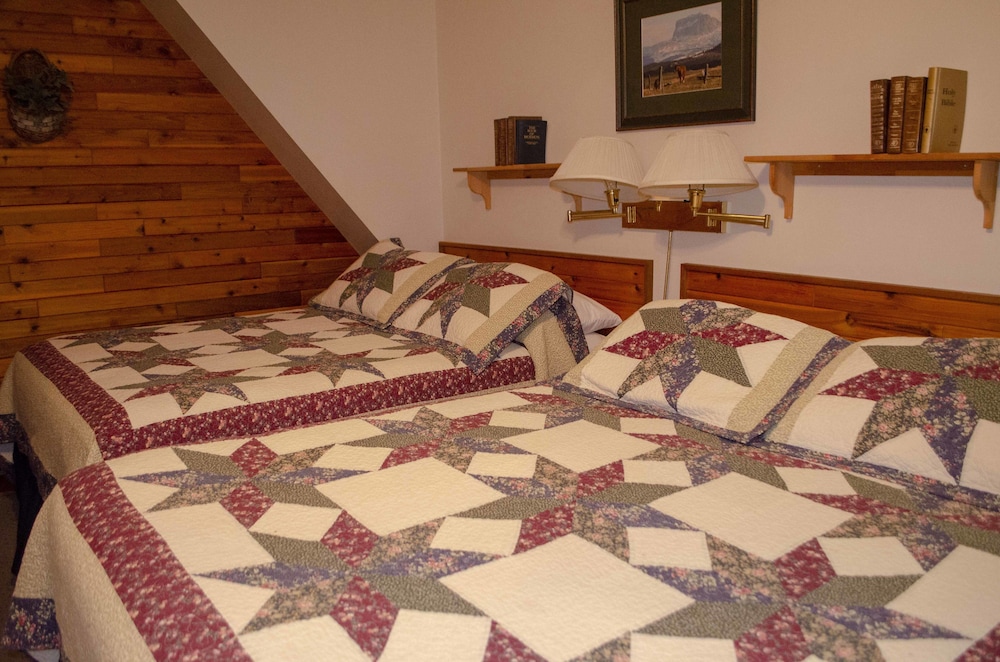 Crandell Mountain Lodge 34/66