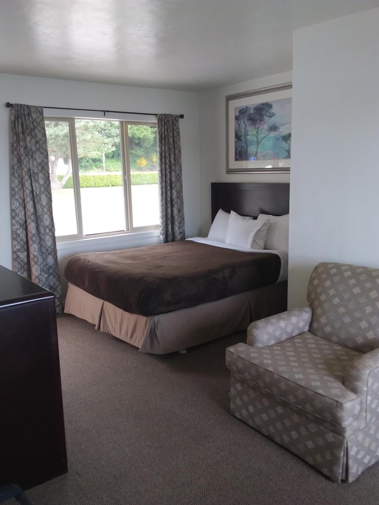 Bay Bridge Motel 26/45