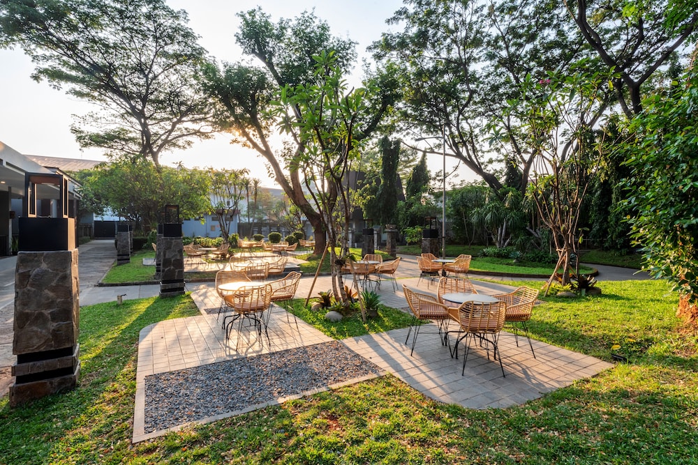 Oakwood Hotel and Apartments Taman Mini Jakarta 51/57