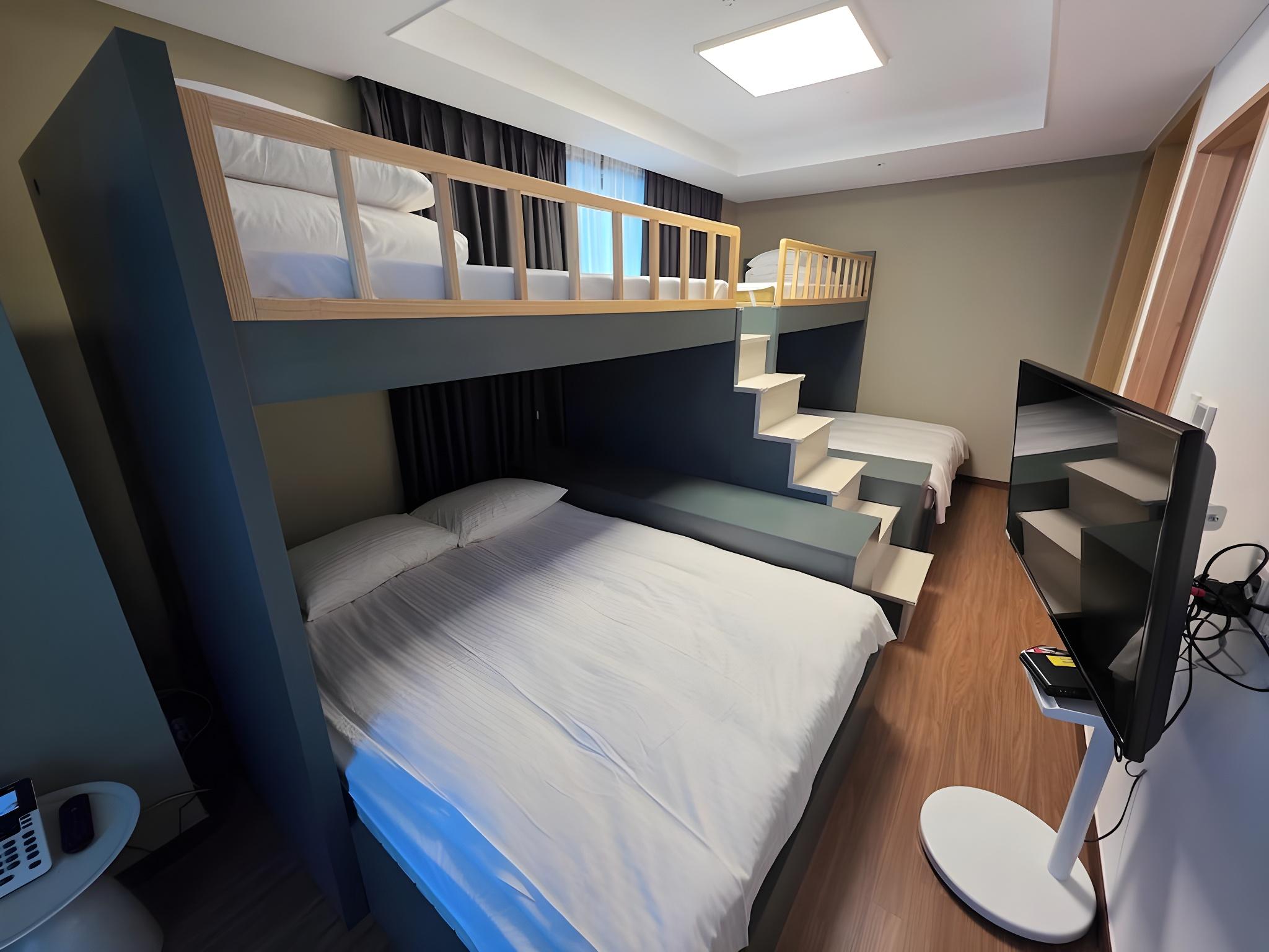 Family Suite, 2 Bunk Beds, Bunk Bed