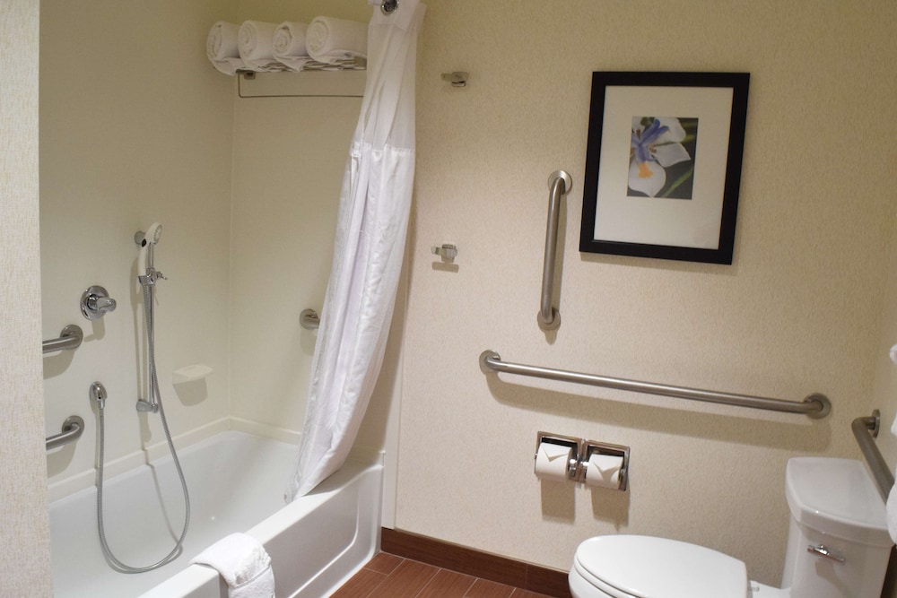 Hilton Garden Inn Rochester Downtown NY 25/66