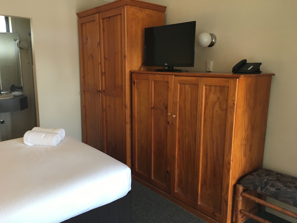 ABCOT INN 26/58
