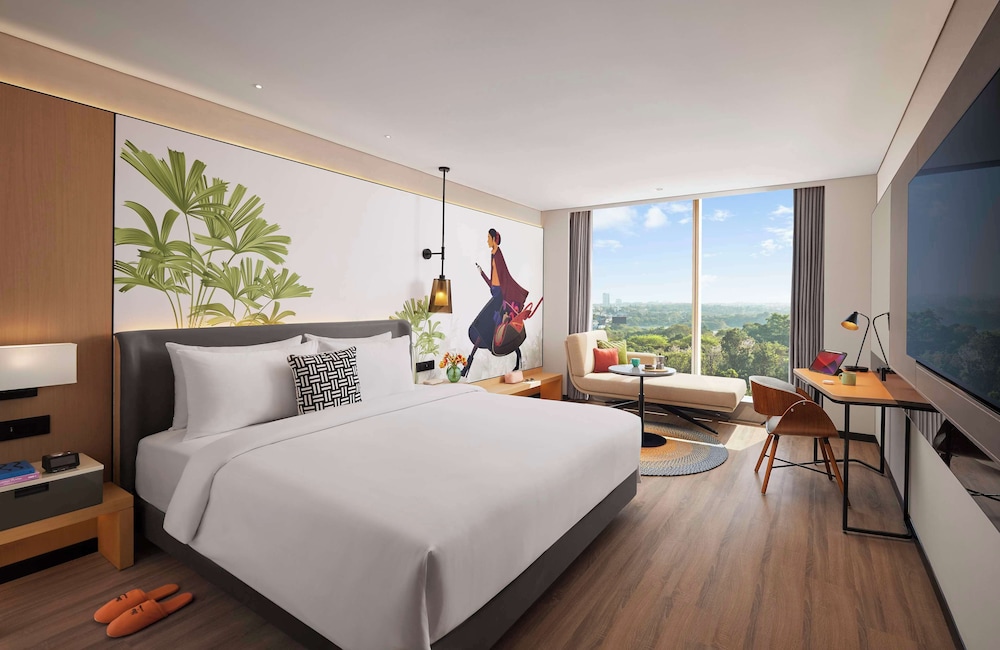 Executive, King Bed, Forest View