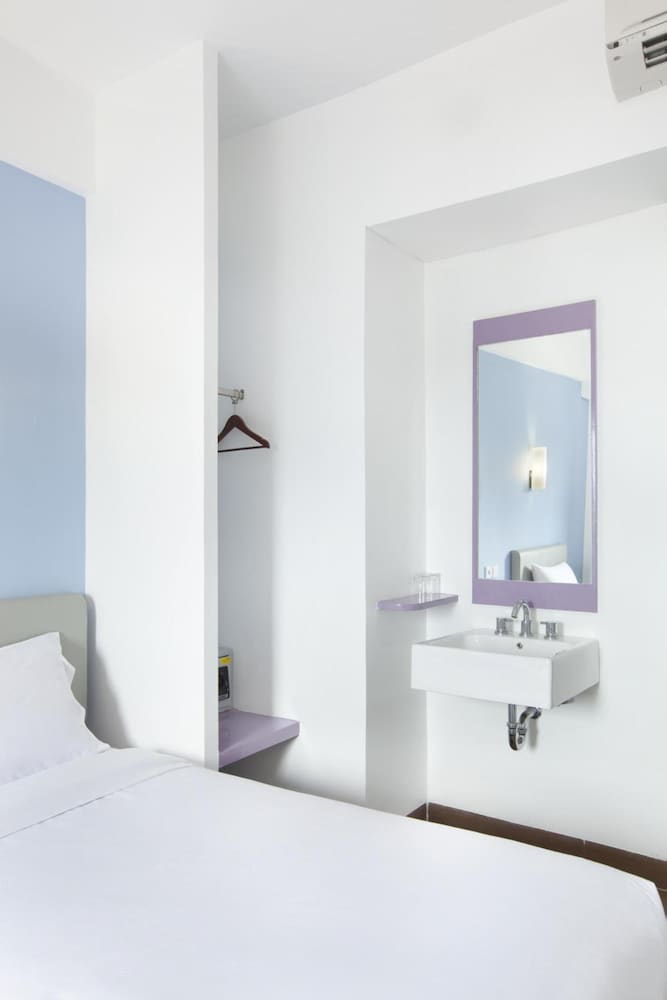Amaris Hotel Bandara Soekarno Hatta 12/27