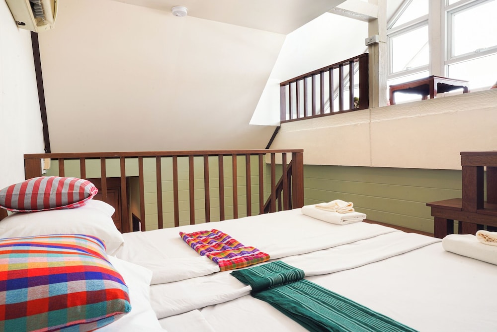 Thanicha Resort Amphawa 24/72