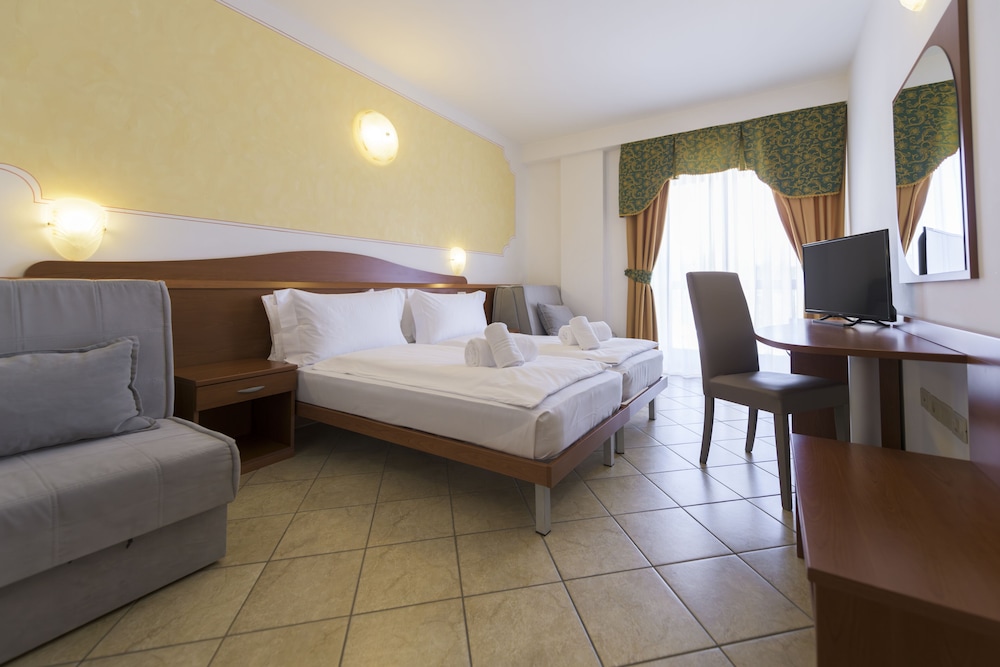 Plus, Standard, Triple, Twin Beds
