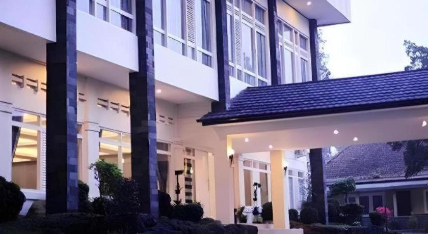 Selabintana Conference Resort 10/42
