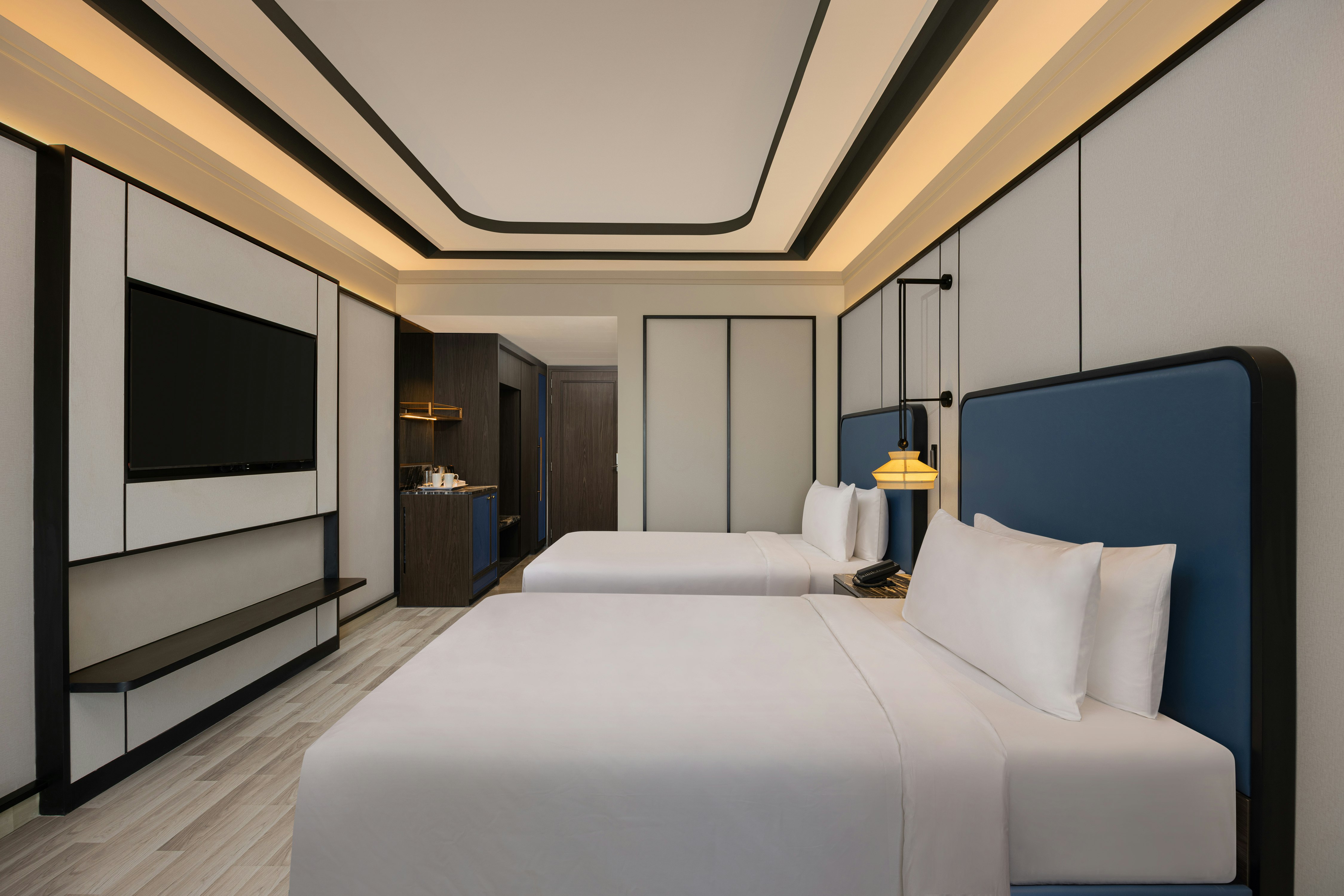 DELUXE, TWIN BEDS