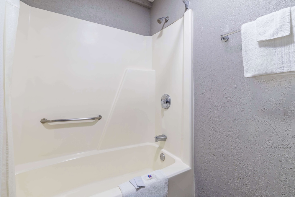 Motel6 Boerne, TX 57/60