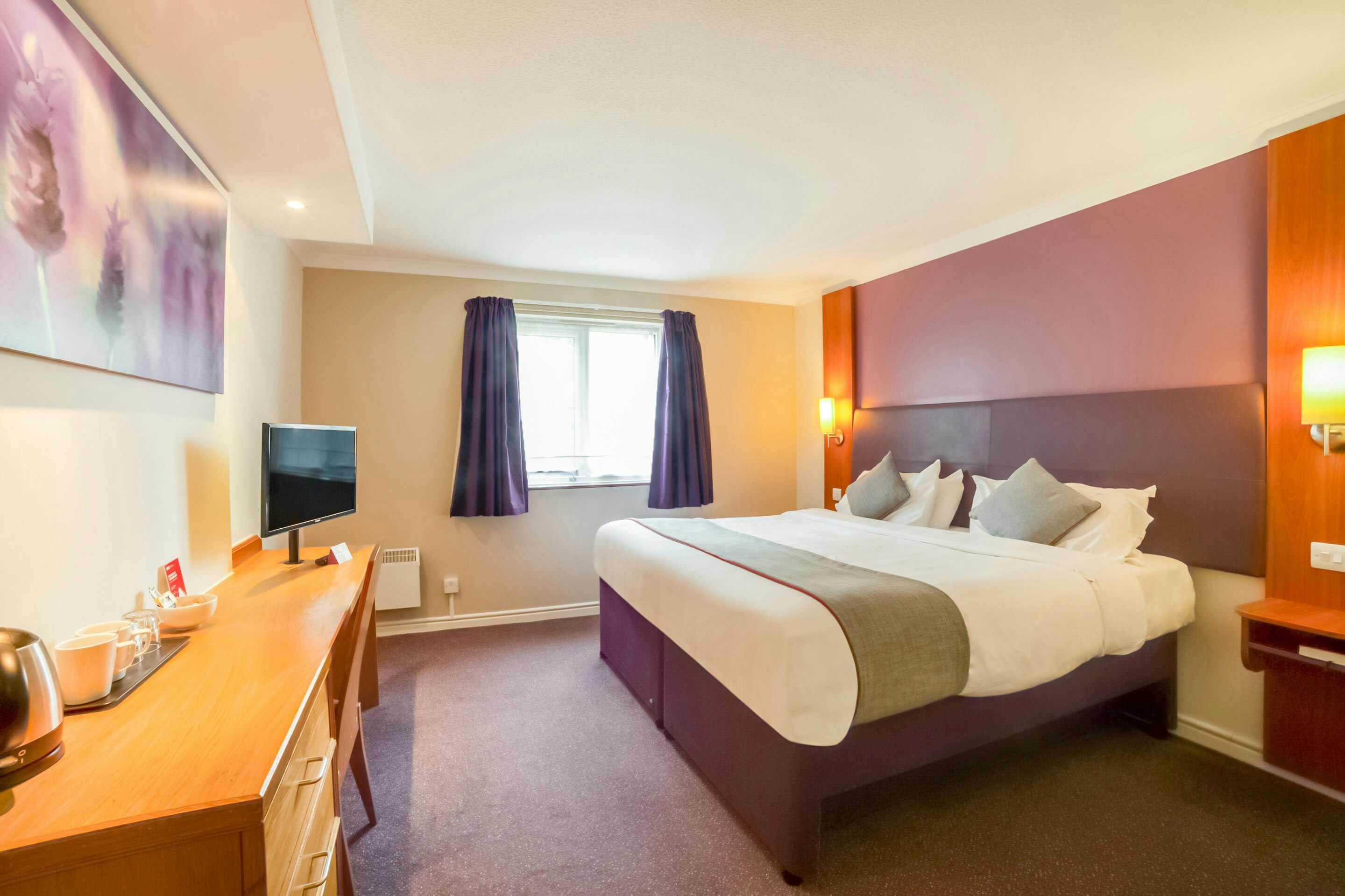 OYO Lakeside Haydock Hotel, St Helens, A580 East Lancs, Garswood Old Road 14/23