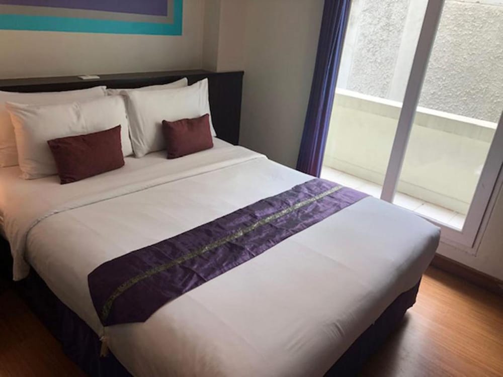 Sawasdee Hotel At Sukhumvit Soi 8 23/48