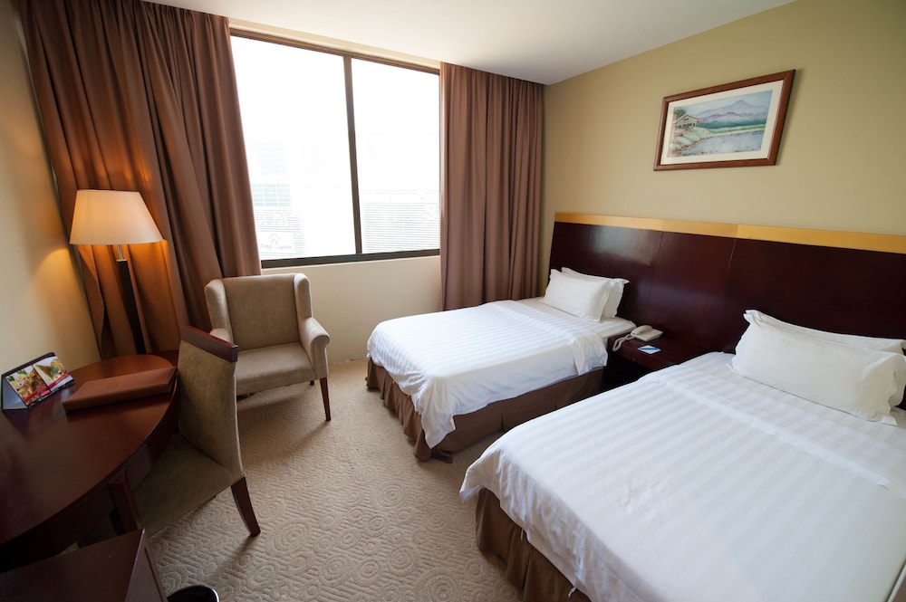 GAYA CENTRE HOTEL 16/42