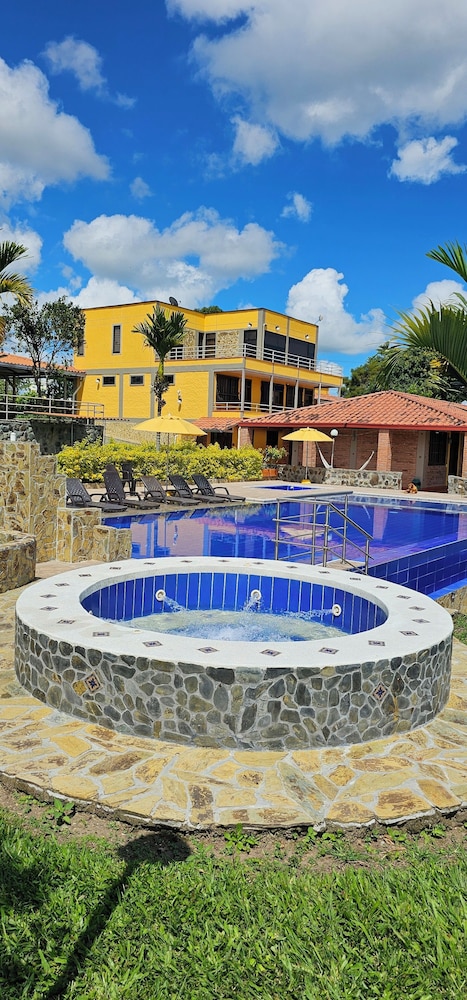 Hotel Bora Bora Campestre Los mangos 38/45