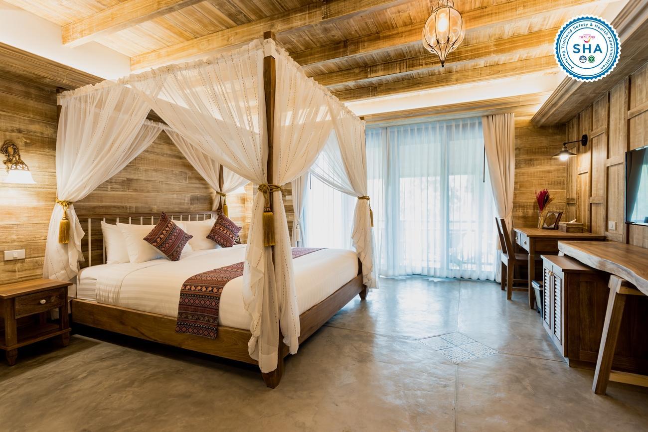 LANNA, DELUXE, DOUBLE BED, POOL SIDE