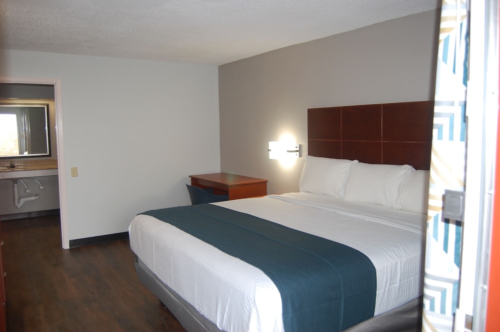 Motel6 Tupelo, MS - Downtown 18/37