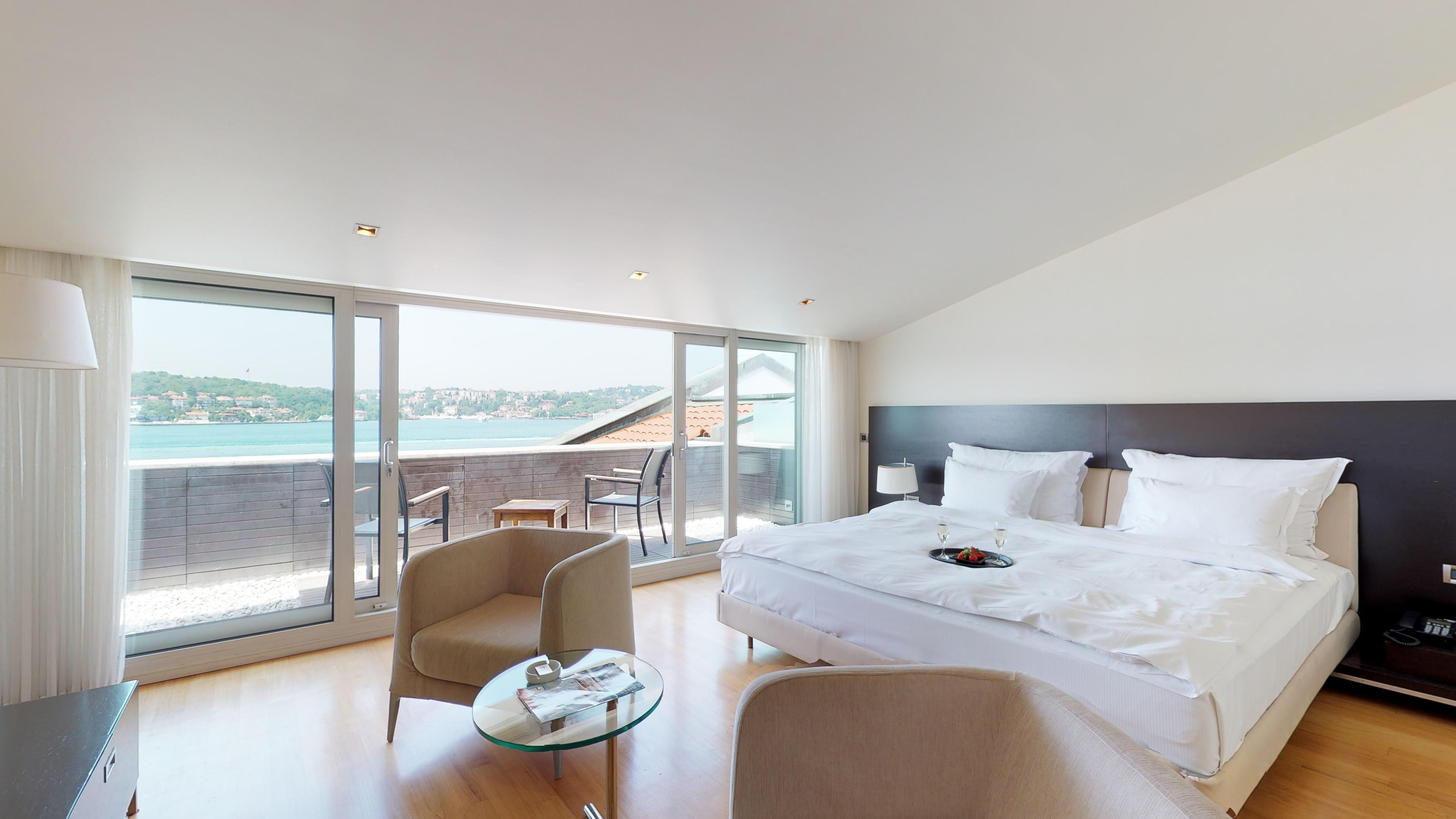 Bosphorus, Terrace
