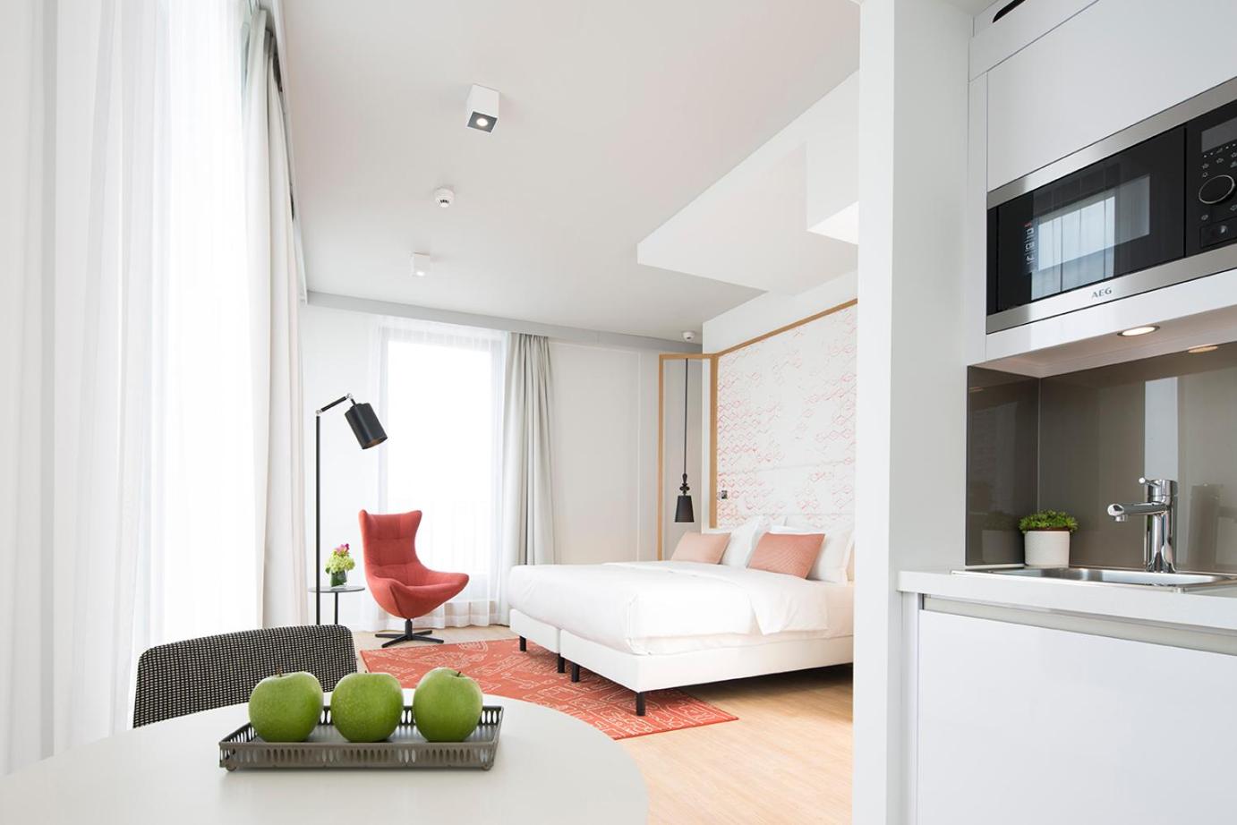 Room at Capri By Fraser Berlin, BERLIN