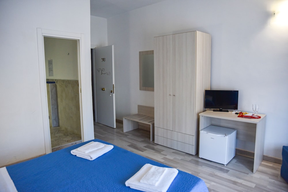 Mirosa Bed And Breakfast 32/50