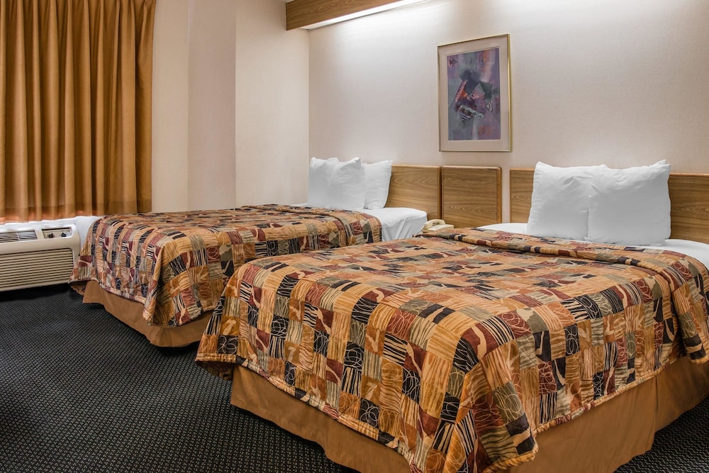 Days Inn By Wyndham Flint/Bishop International Airport 14/41