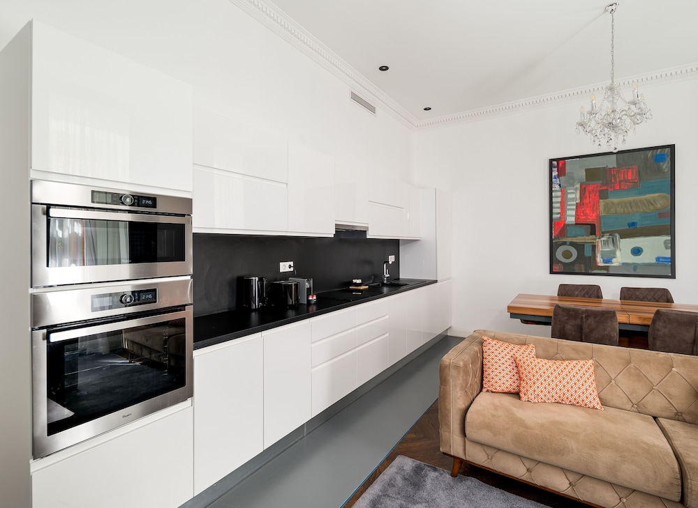 Utto Luxury Suites 12/54