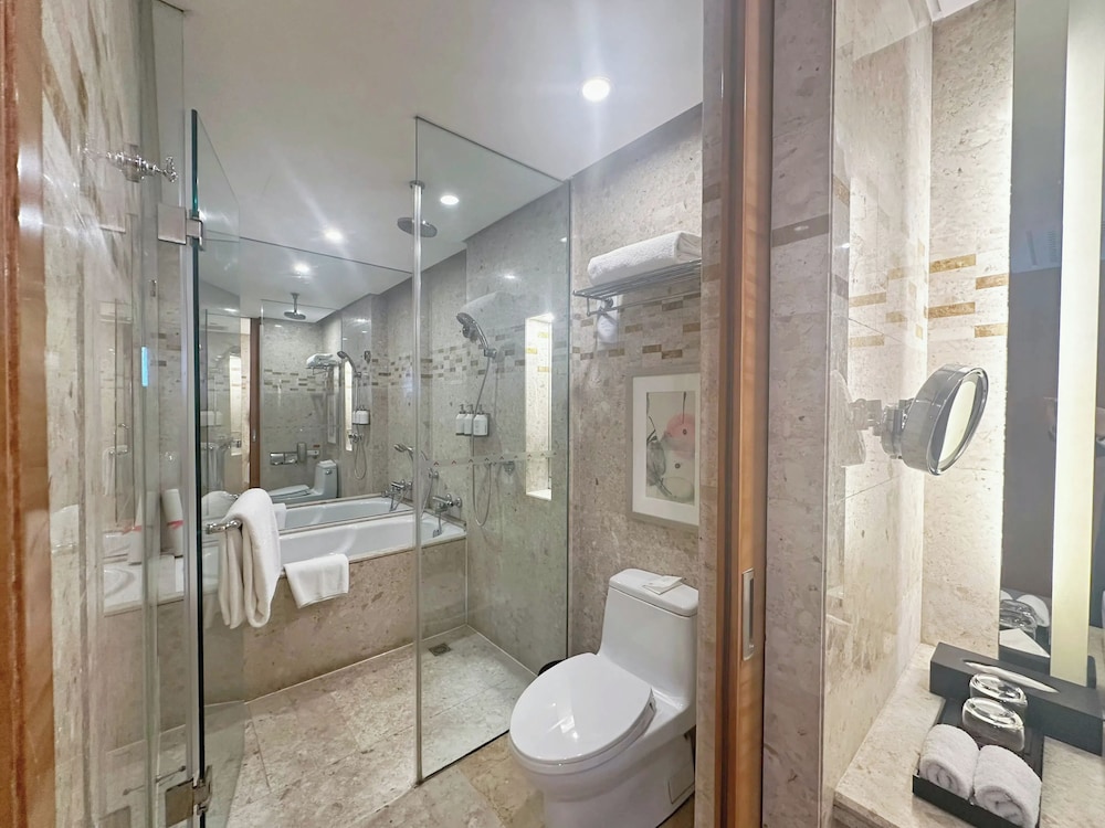 Swissotel Foshan 69/70