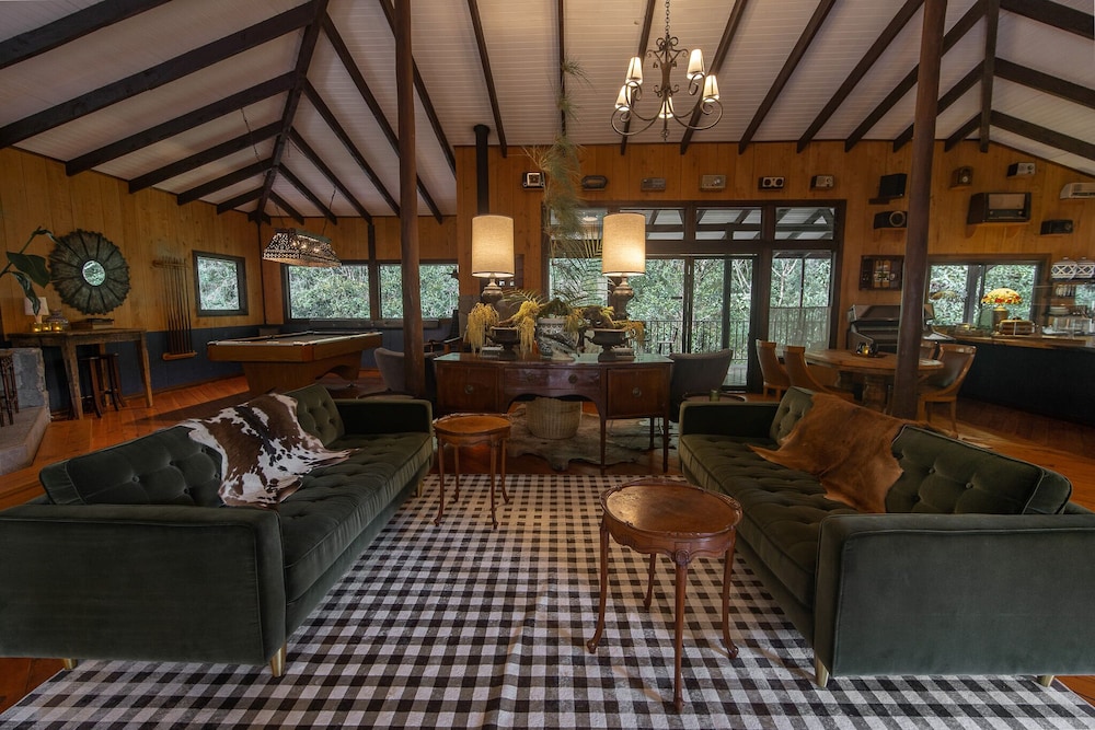 Trogon Lodge 26/46