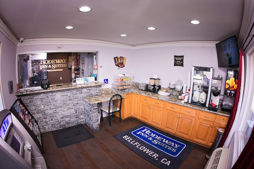 Rodeway Inn & Suites Bellflower 26/33
