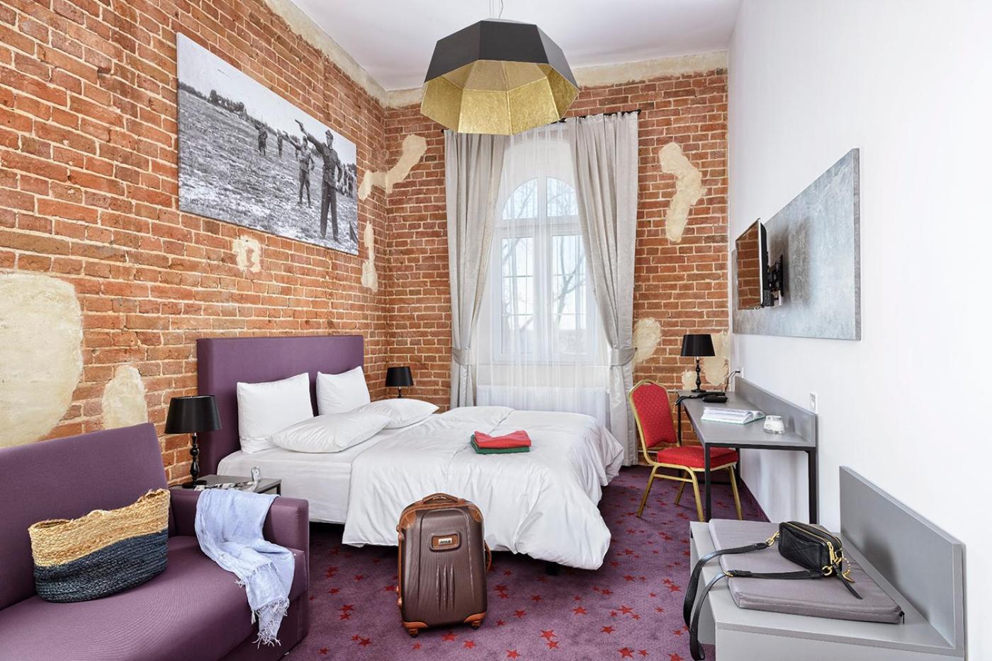 DELUXE, DOUBLE BED