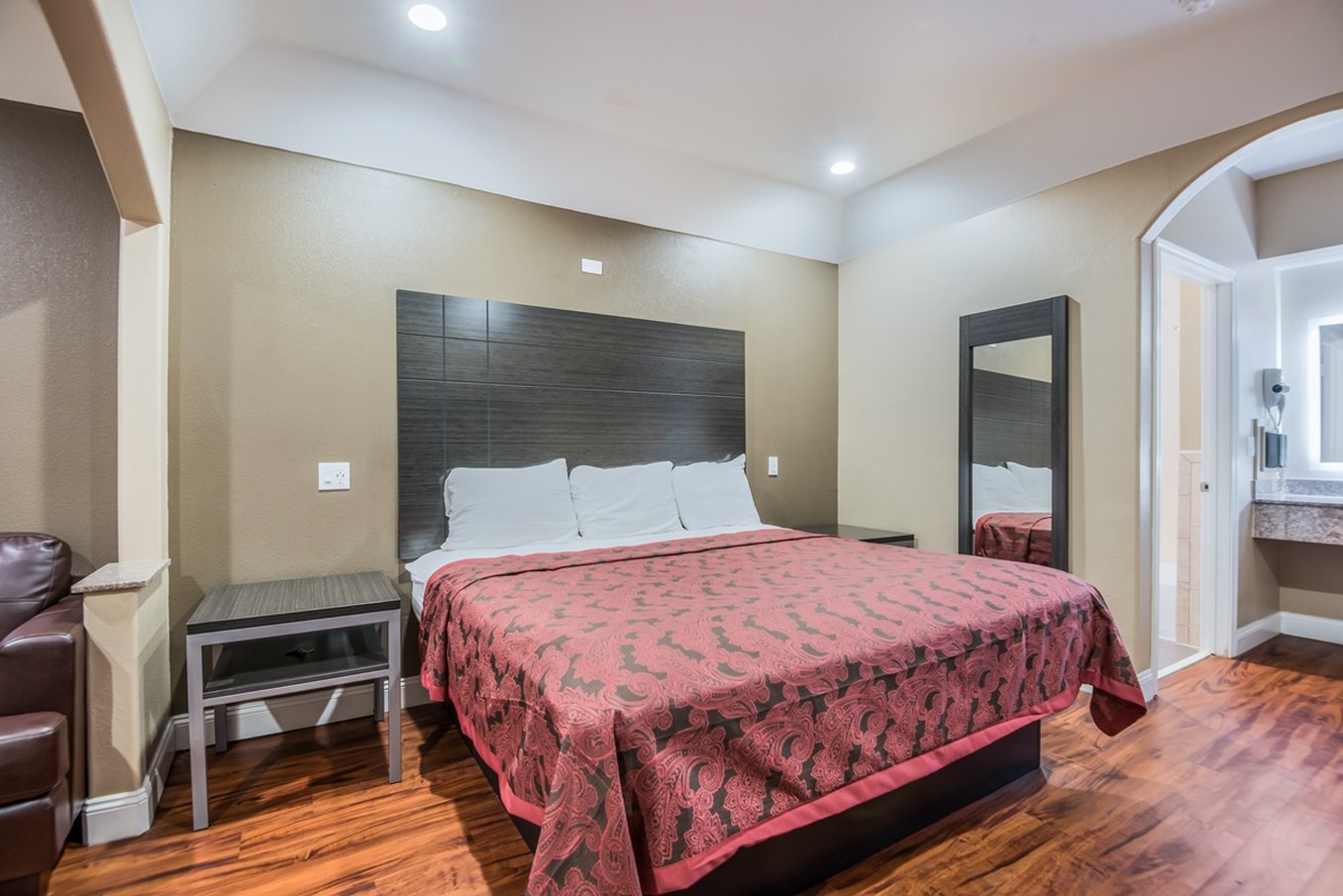 Scottish Inns & Suites IAH Airport Beltway8 5/24