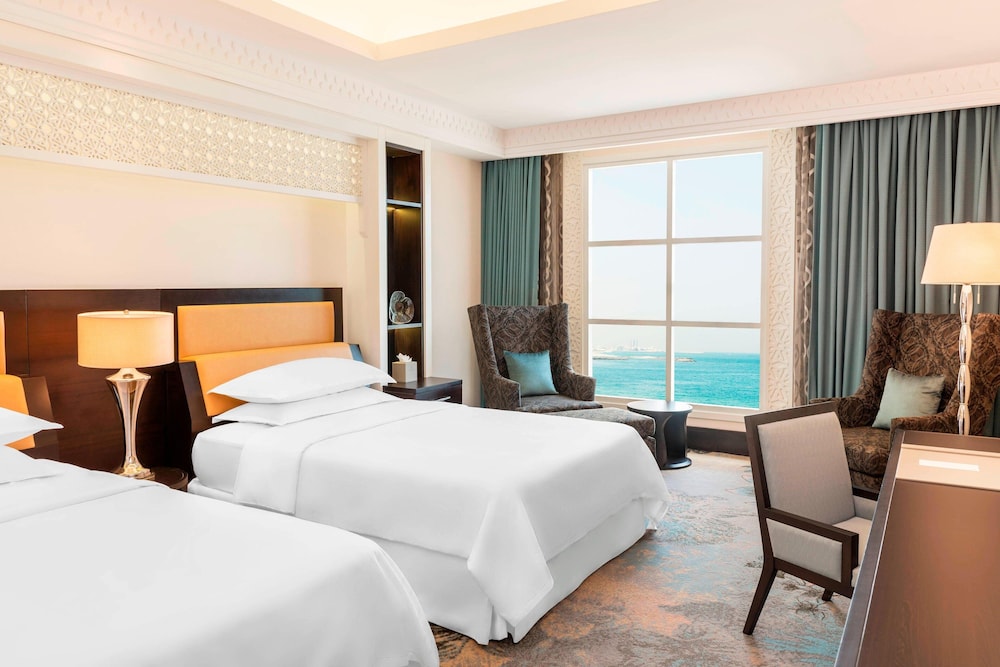 DELUXE, 2 DOUBLE BEDS