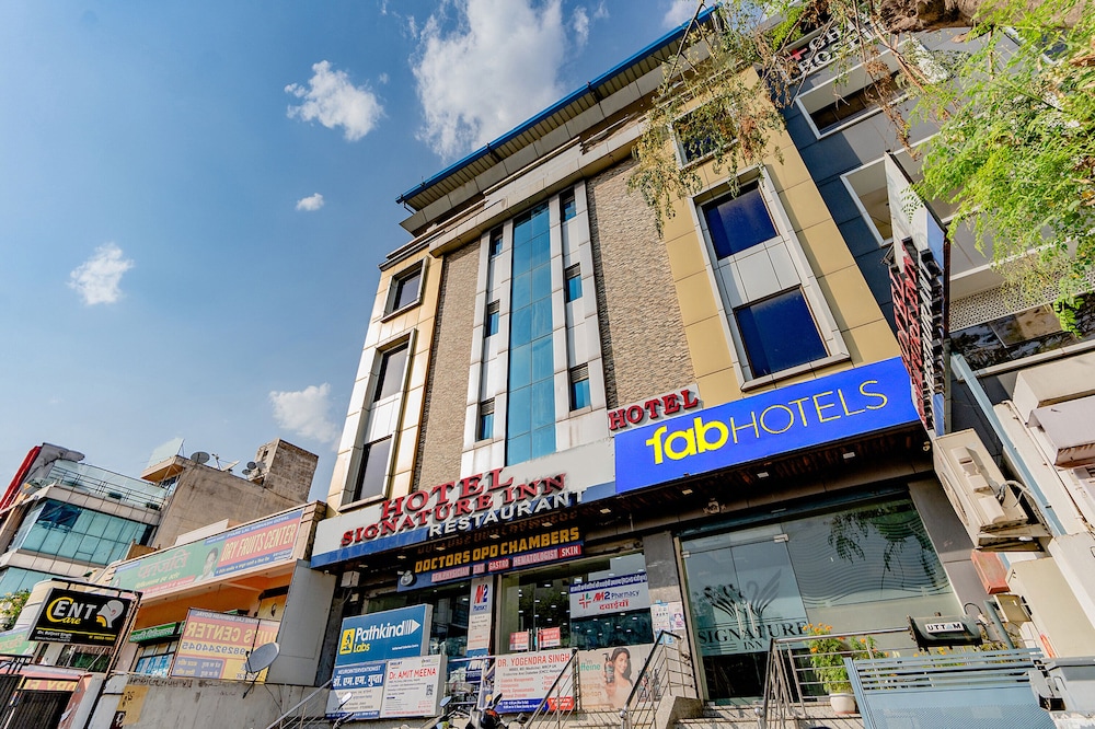 Fabhotel Signature Inn 4/50