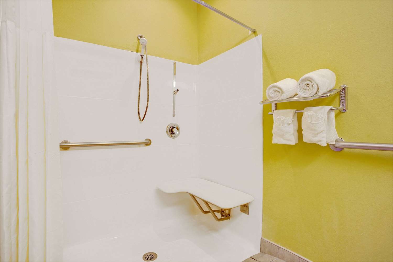 Microtel Inn Suites By Wyndham Stockbridge Atlanta I 75 25/58