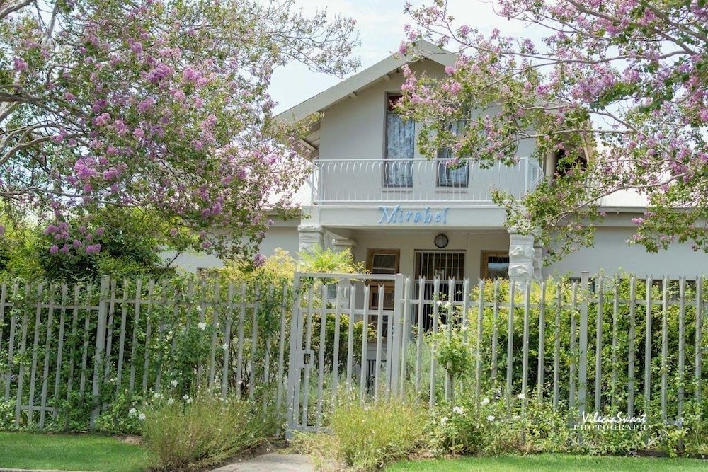 Mirabel Guesthouse 34/39