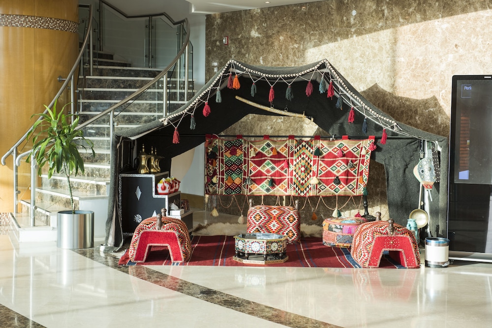 Kuwait Grand Hotel 60/64