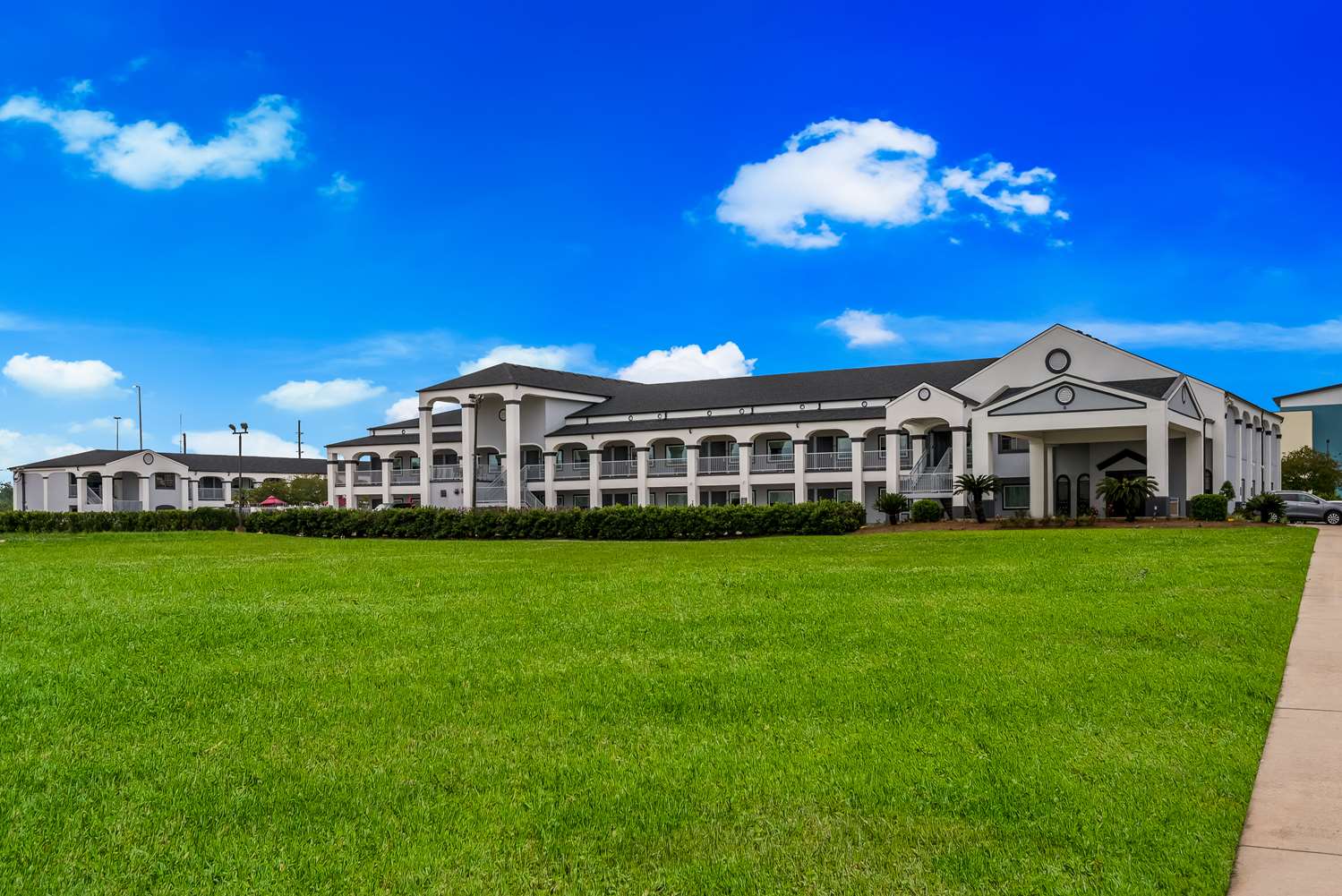 BEST WESTERN LAPLACE INN 11/14