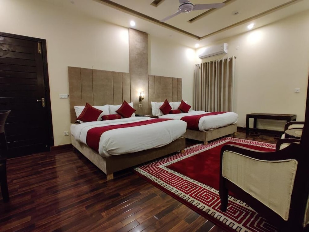 Shelton’s Rezidor Lahore 16/51