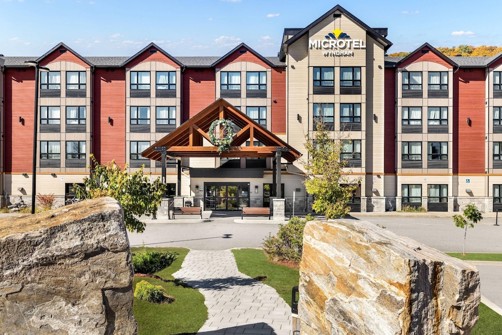 Microtel Inn & Suites by Wyndham Mont Tremblant 4/50