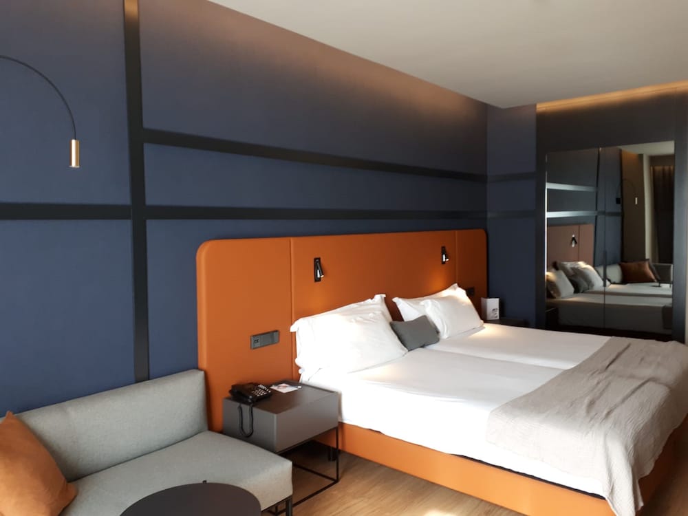 DELUXE, TERRACE