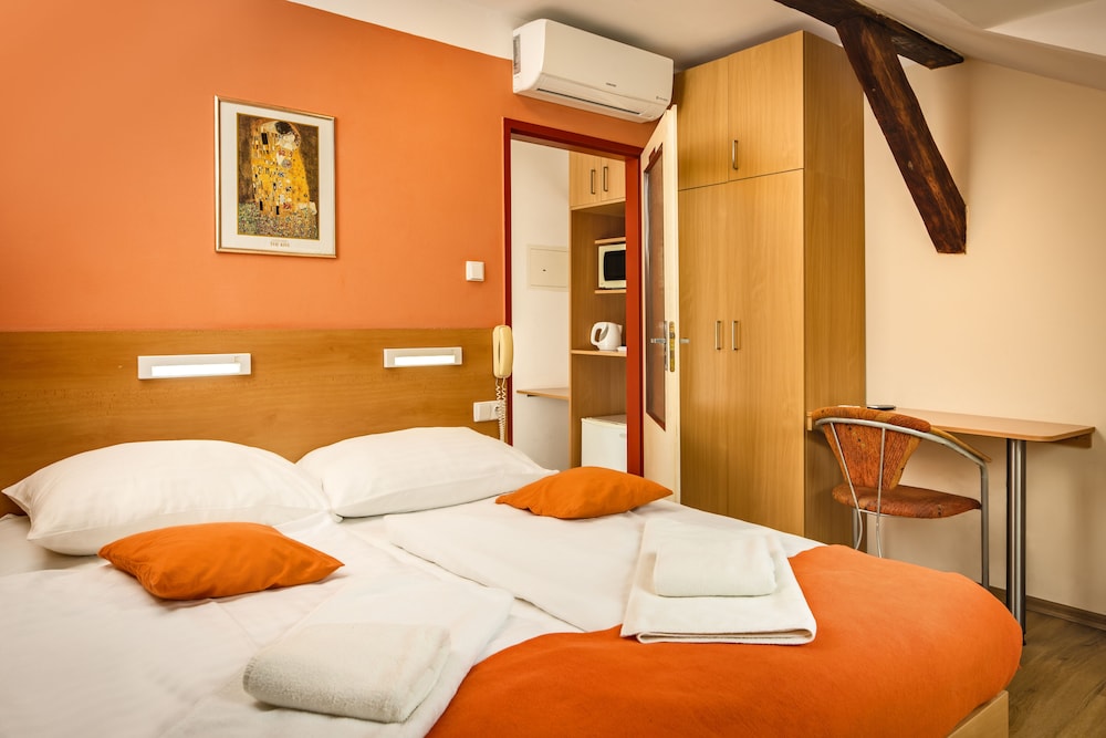 Hotel Golden City Garni 23/55