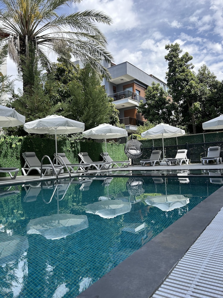 Sam Hotel 44/48